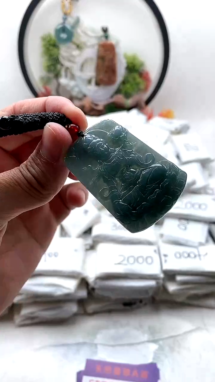 颈饰未镶嵌翡翠大势至