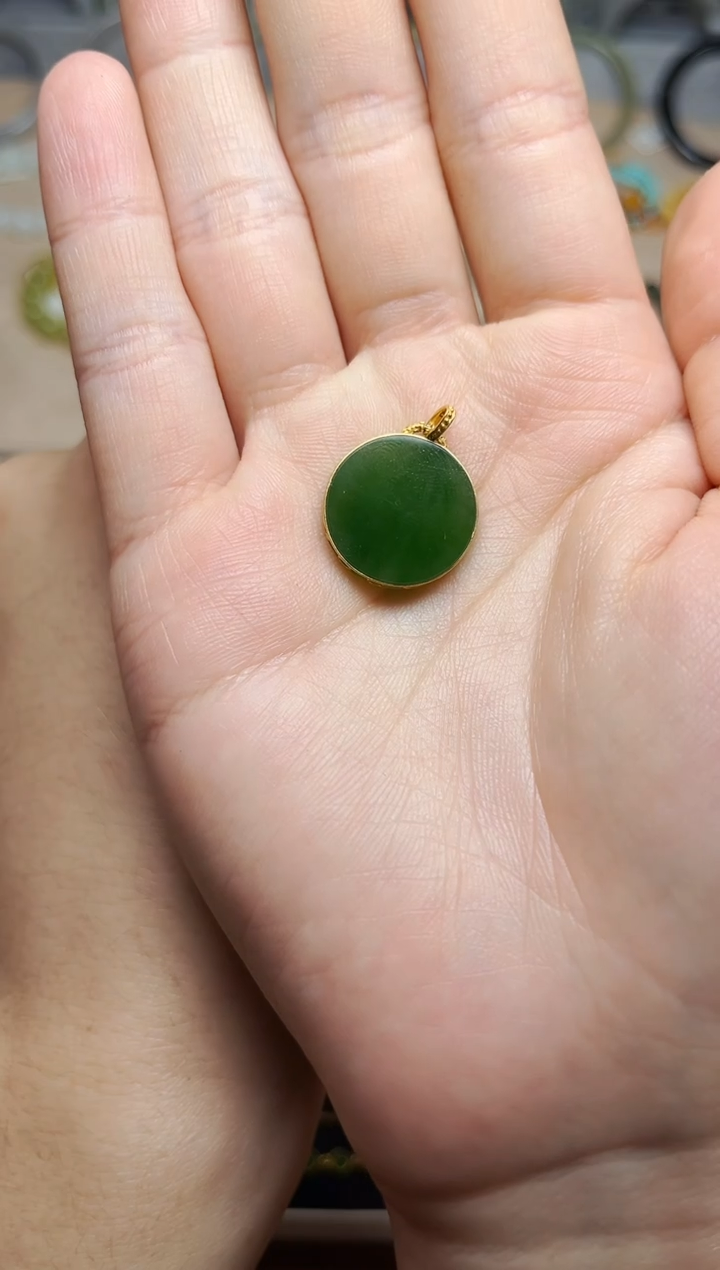 和田玉18K金镶嵌颈饰06碧玉 圆牌