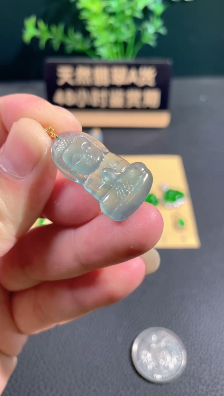 翡翠18K金镶嵌颈饰翡翠