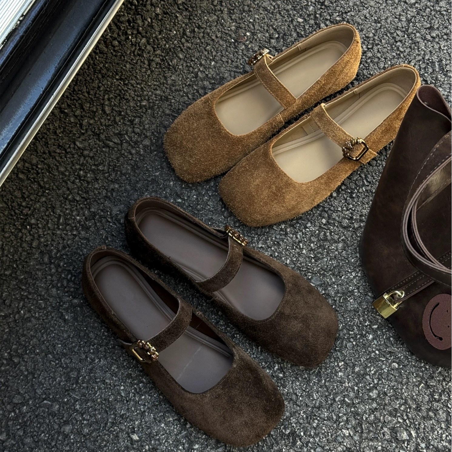 真皮浅口玛丽珍鞋女2026早春新款百搭方头一字带单鞋 V7V 9-222