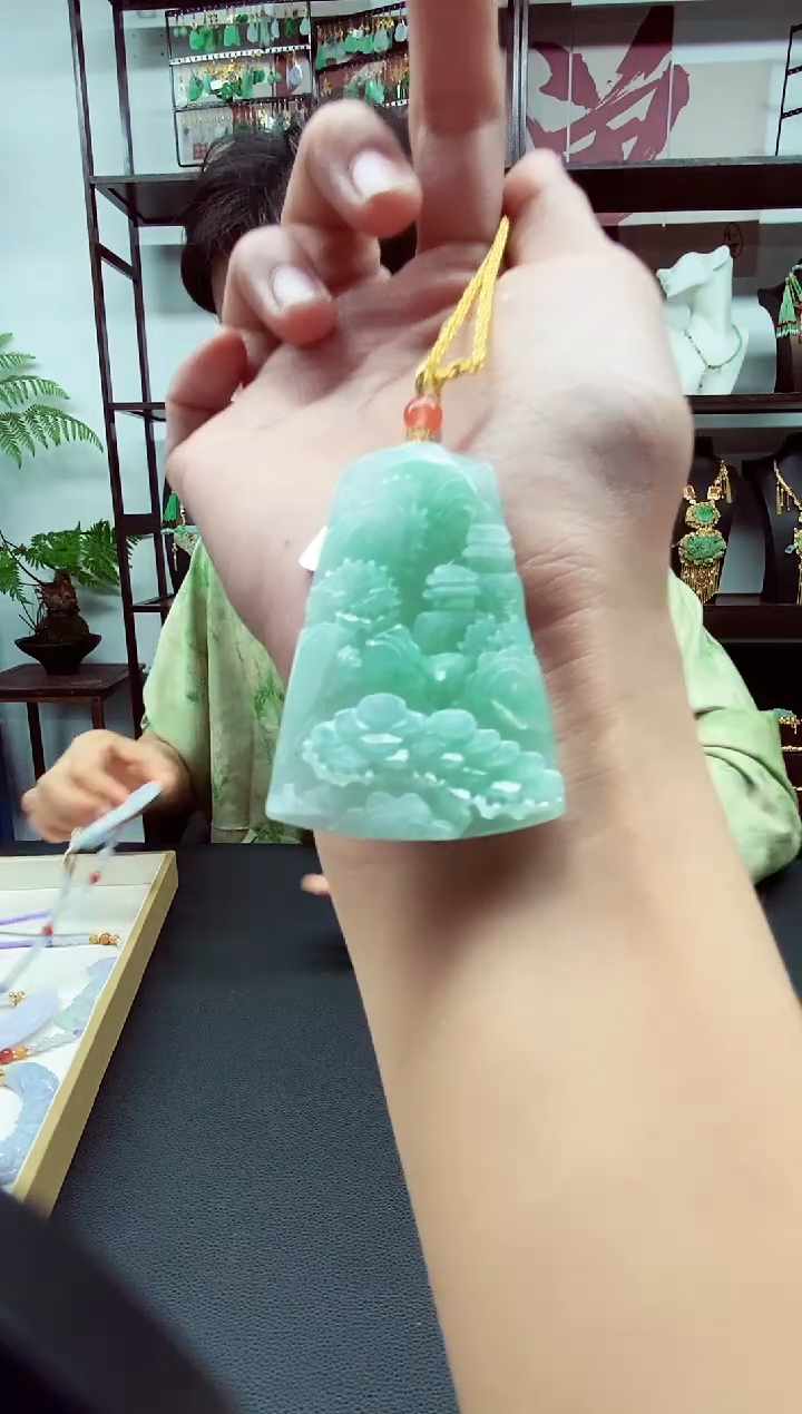 翡翠未镶嵌颈饰翡翠吊坠