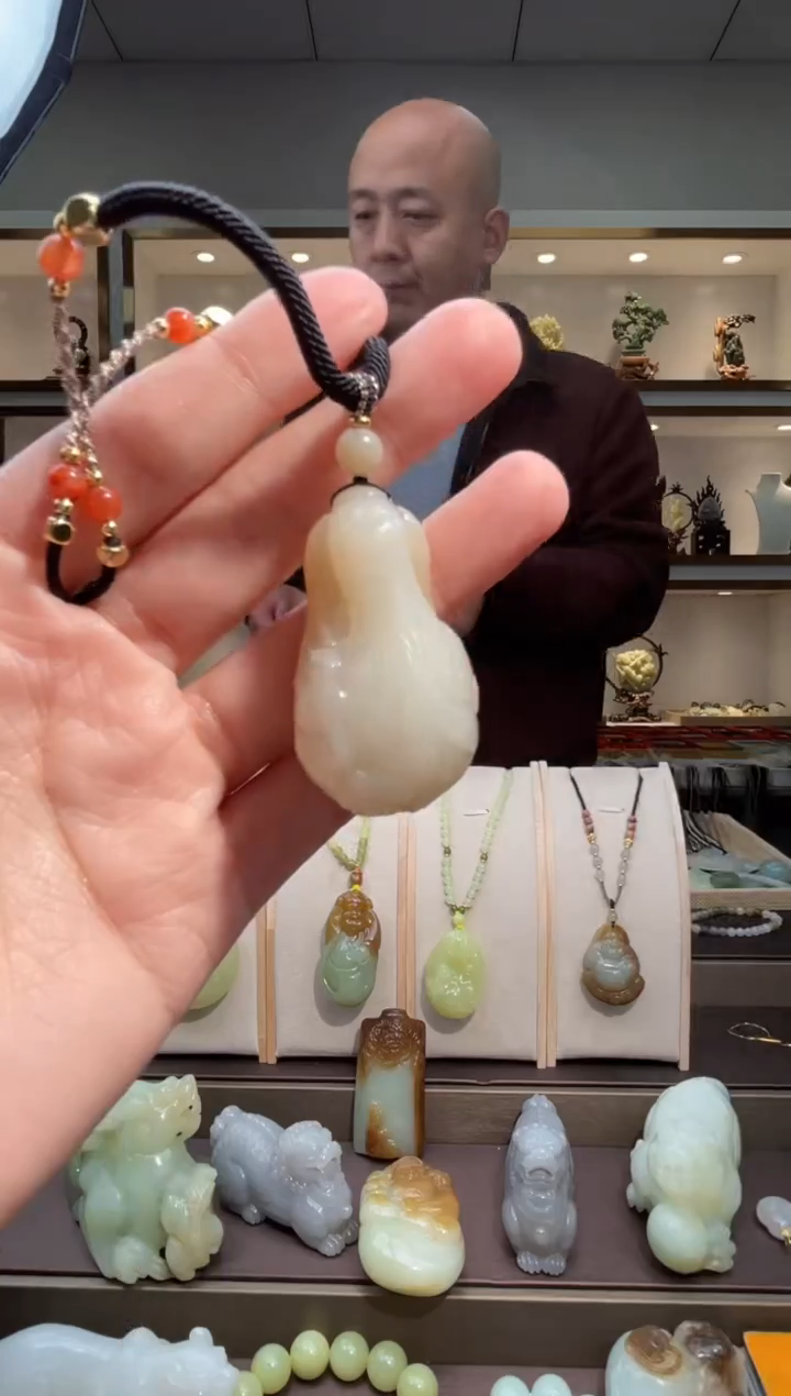 颈饰未镶嵌和田玉苏