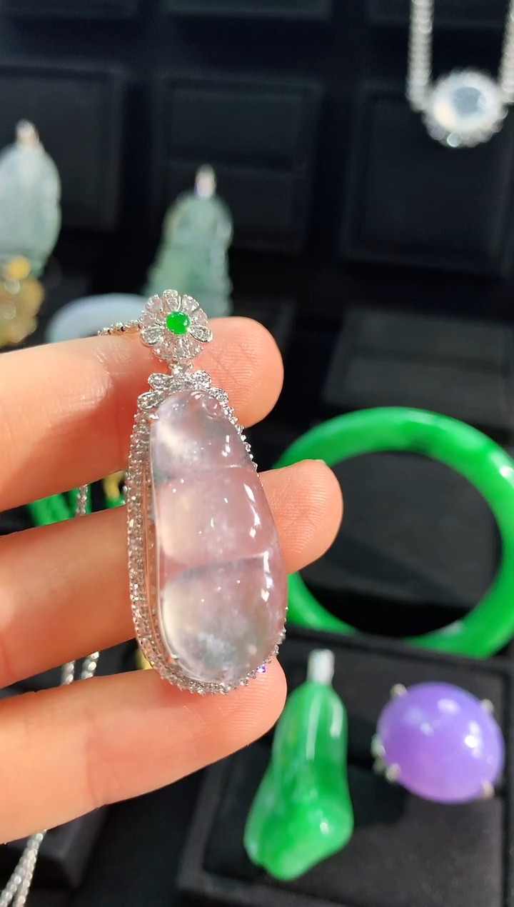 【闪购商品】翡翠吊坠(不含链)18K金镶嵌吊坠