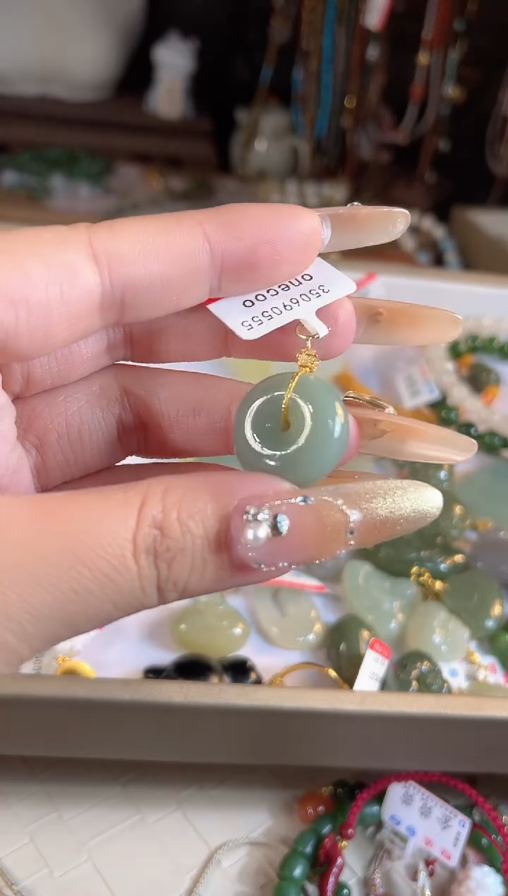 【闪购商品】和田玉吊坠(不含链)银S925镶嵌多样性发货其一