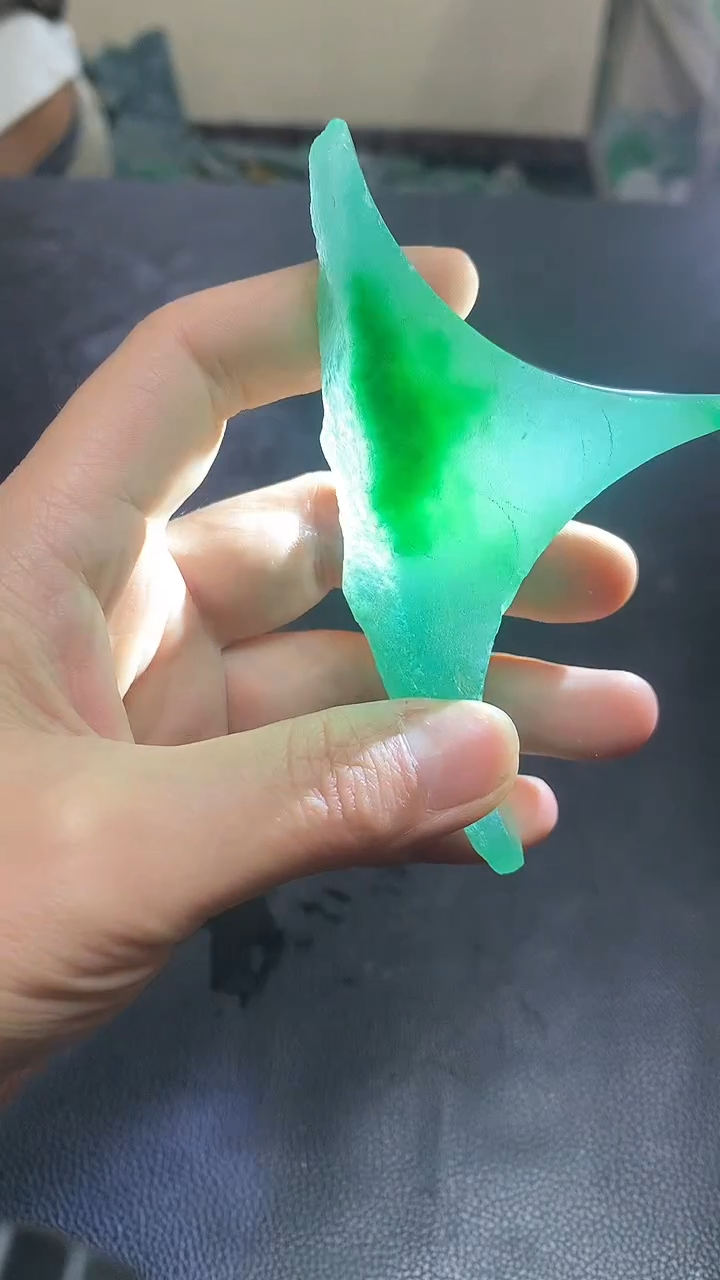 玉冰绿花边角毛坯