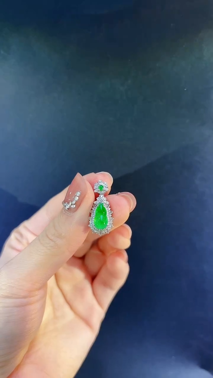 【闪购商品】翡翠吊坠(不含链)18K金镶嵌翡翠葫芦吊坠多人不退不换