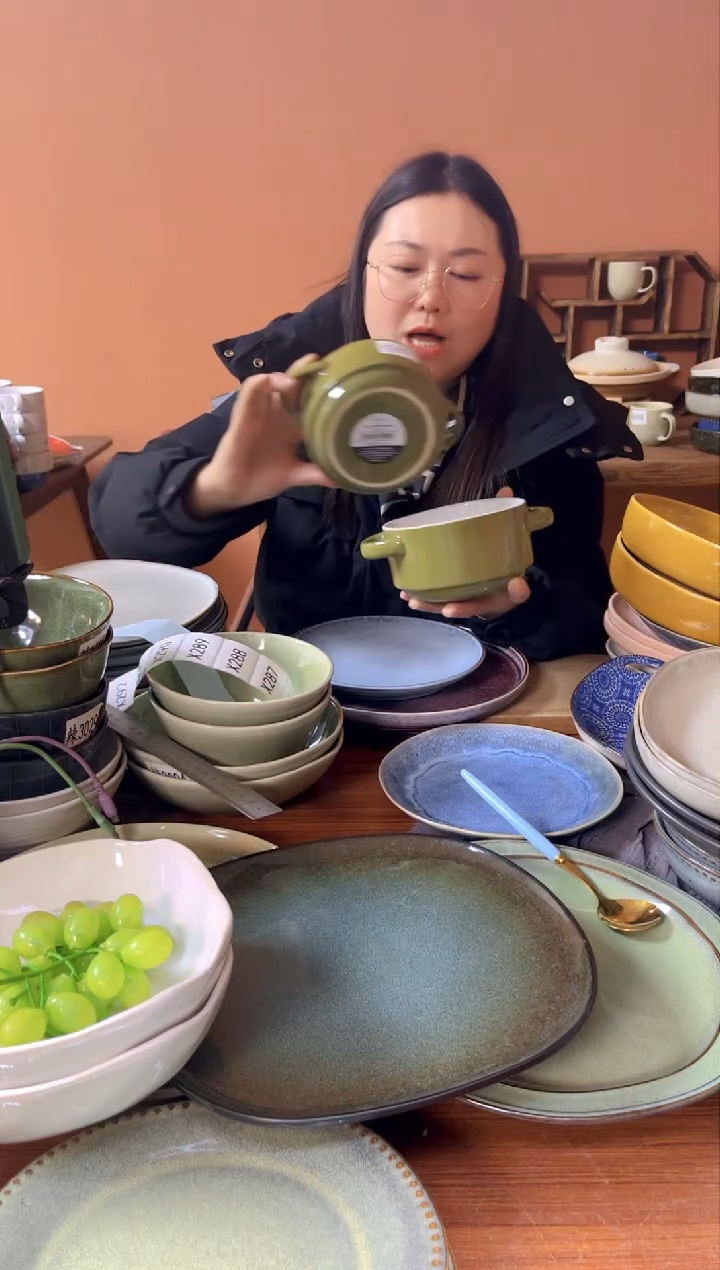 【闪购商品】碗X281 陶瓷绿色双耳碗两个