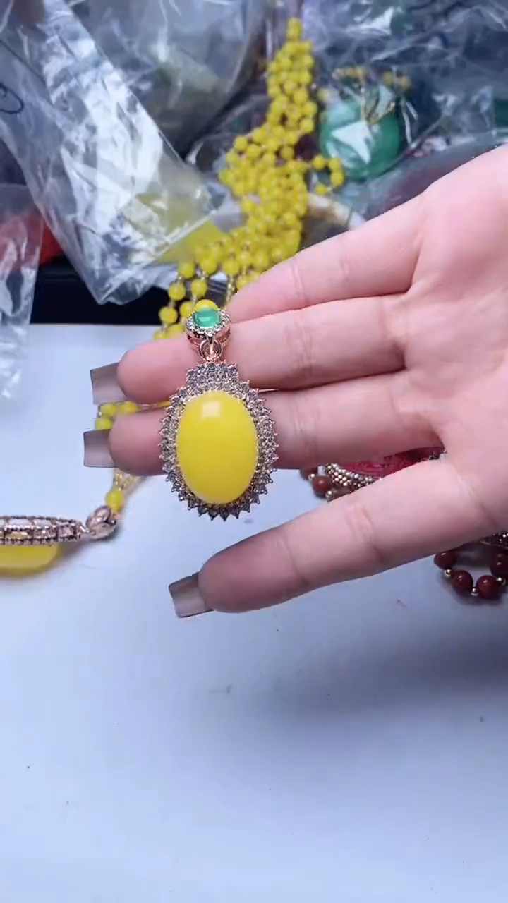 未镶嵌颈饰蜜蜡124    套装