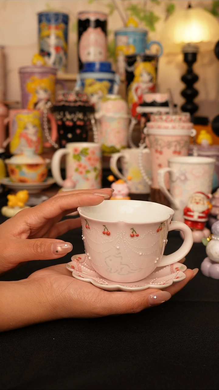 陶景德镇手绘的杯子  