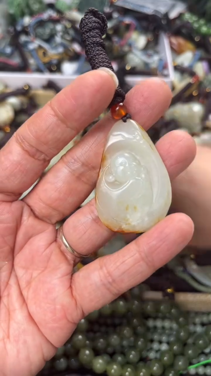 【闪购商品】和田玉颈饰未镶嵌多样性发货没有证书拍一发一有瑕