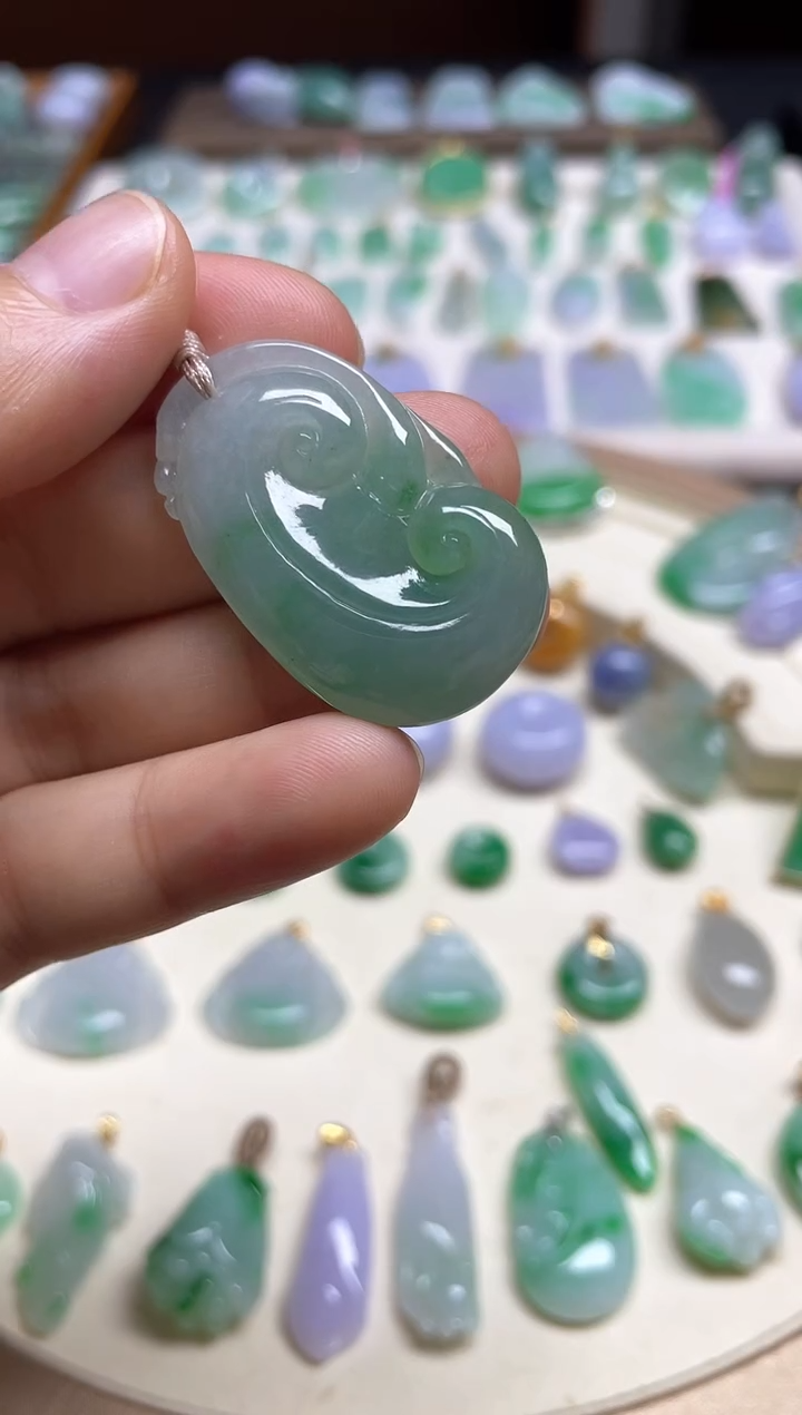 翡翠未镶嵌吊坠(不含链)如意