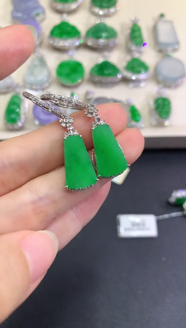 【闪购商品】翡翠18K金镶嵌耳饰C65   