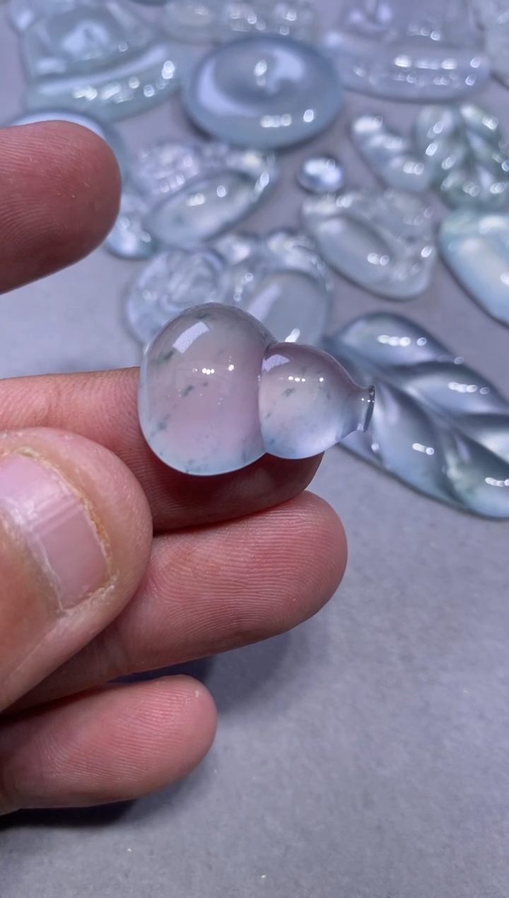 吊坠(不含链)未镶嵌翡翠葫芦28000  23.1  18.7  6.5