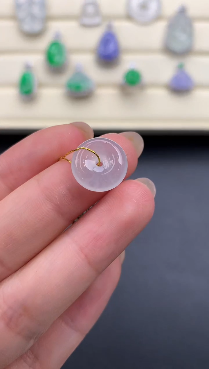 【闪购商品】翡翠颈饰未镶嵌Q557     