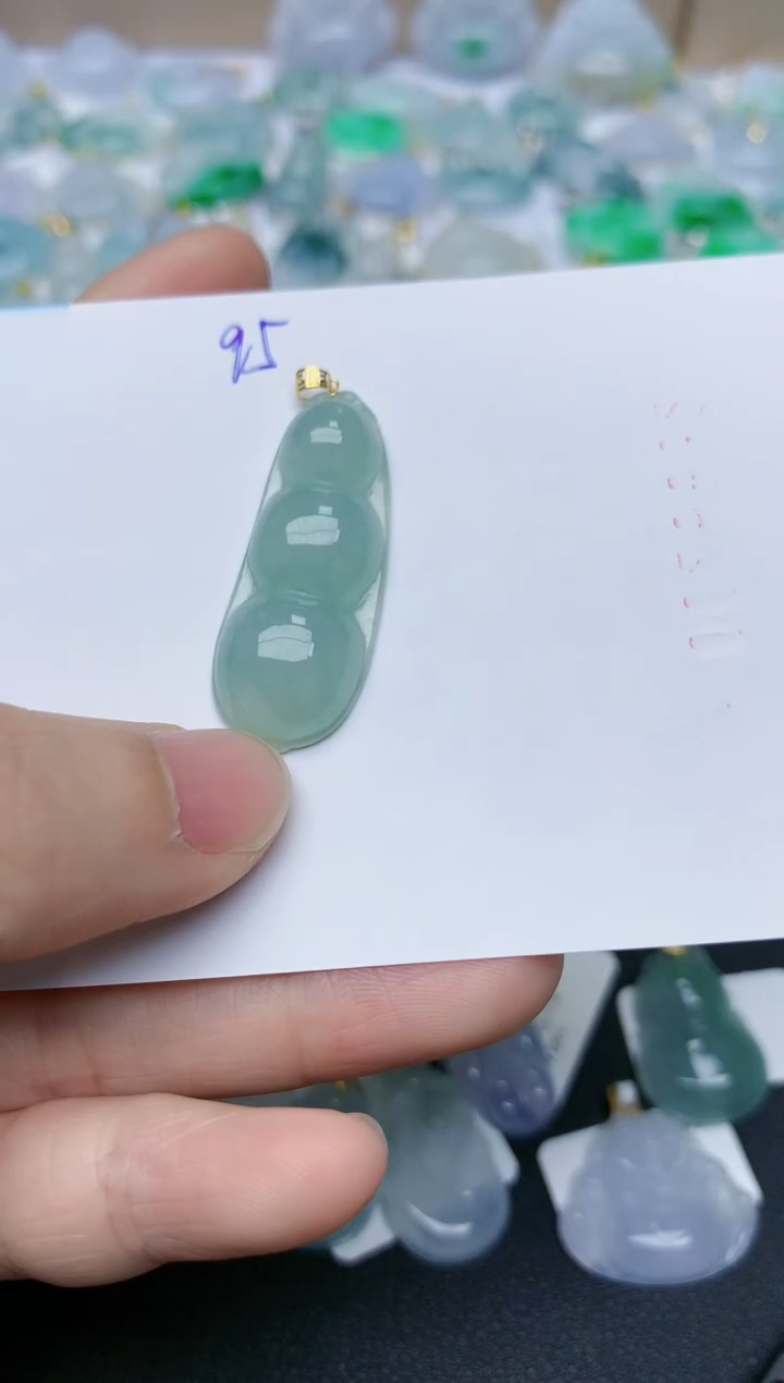 【闪购商品】翡翠颈饰18K金镶嵌95天然翡翠A货    