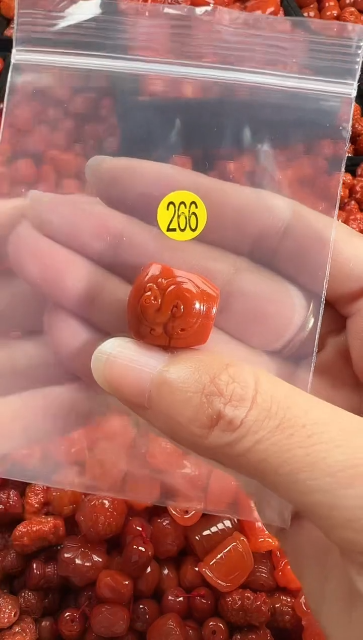 颈饰未镶嵌南红玛瑙1