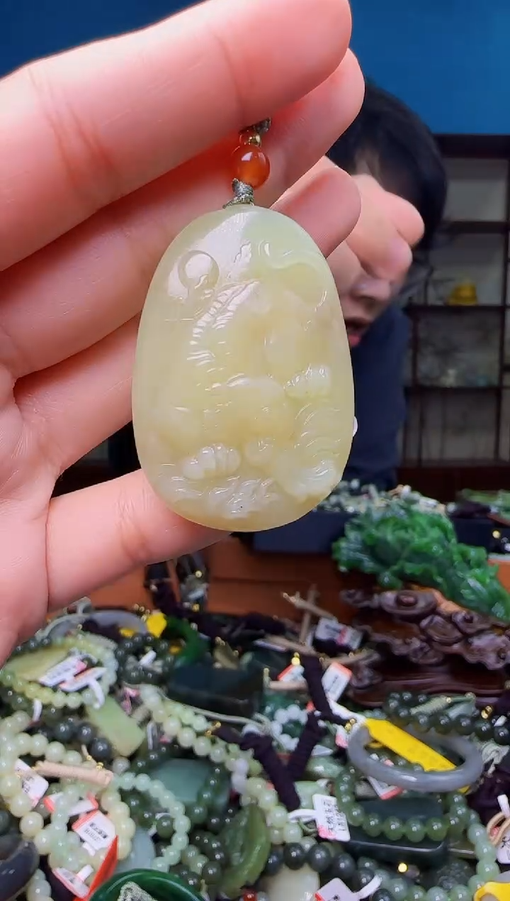 颈饰未镶嵌和田玉1