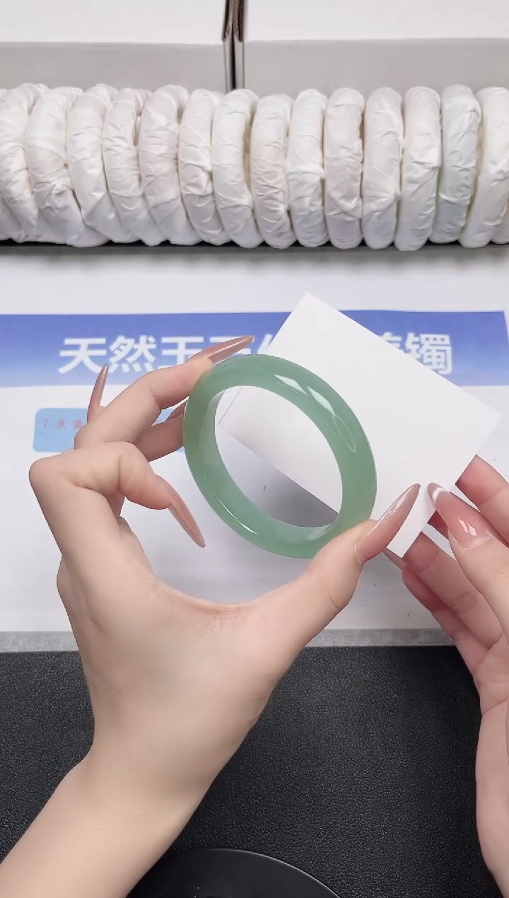 未镶嵌手镯石英质玉54-58.1