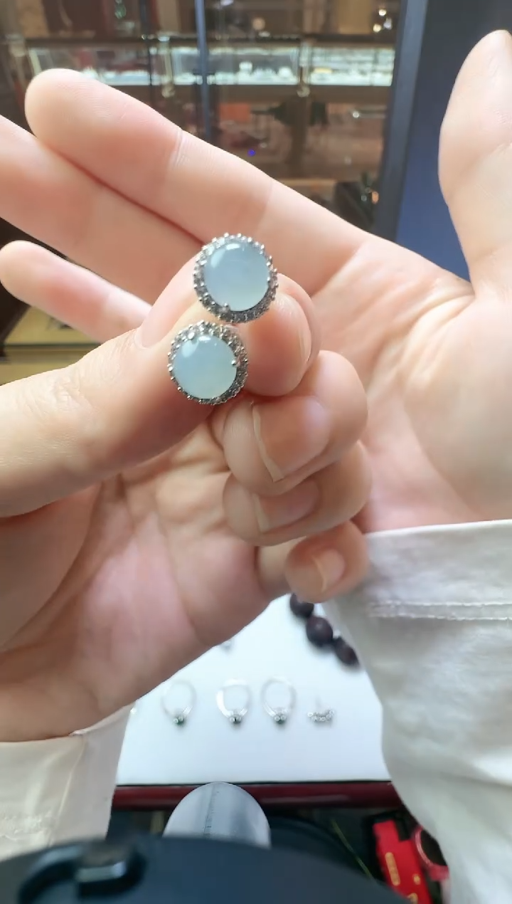 【闪购商品】翡翠吊坠(不含链)未镶嵌翡翠