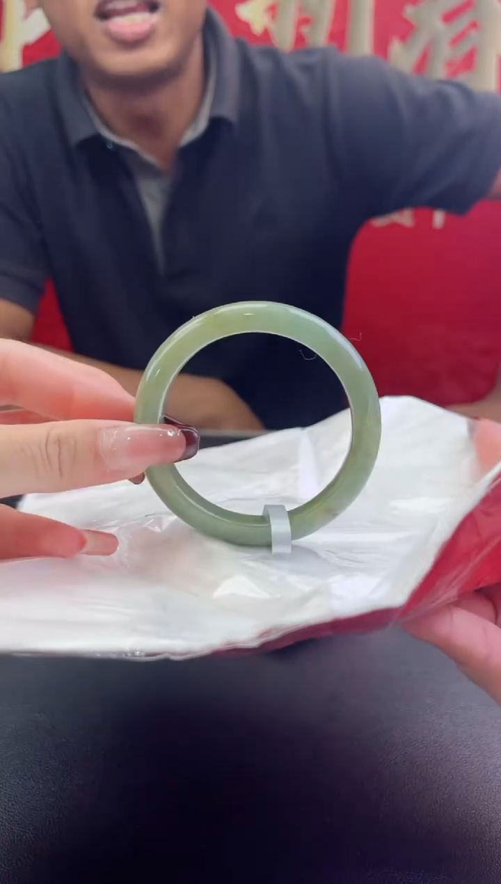 【闪购商品】翡翠手镯未镶嵌翡翠手镯（微瑕）5