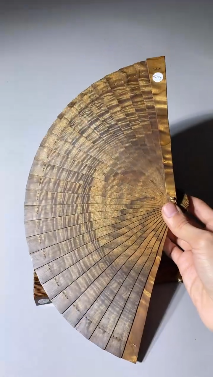 【闪购商品】金丝楠木雕827号18cm精品金丝楠扇子