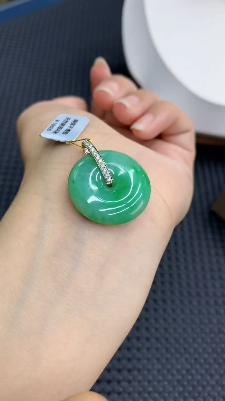 【闪购商品】翡翠颈饰18K金镶嵌            8