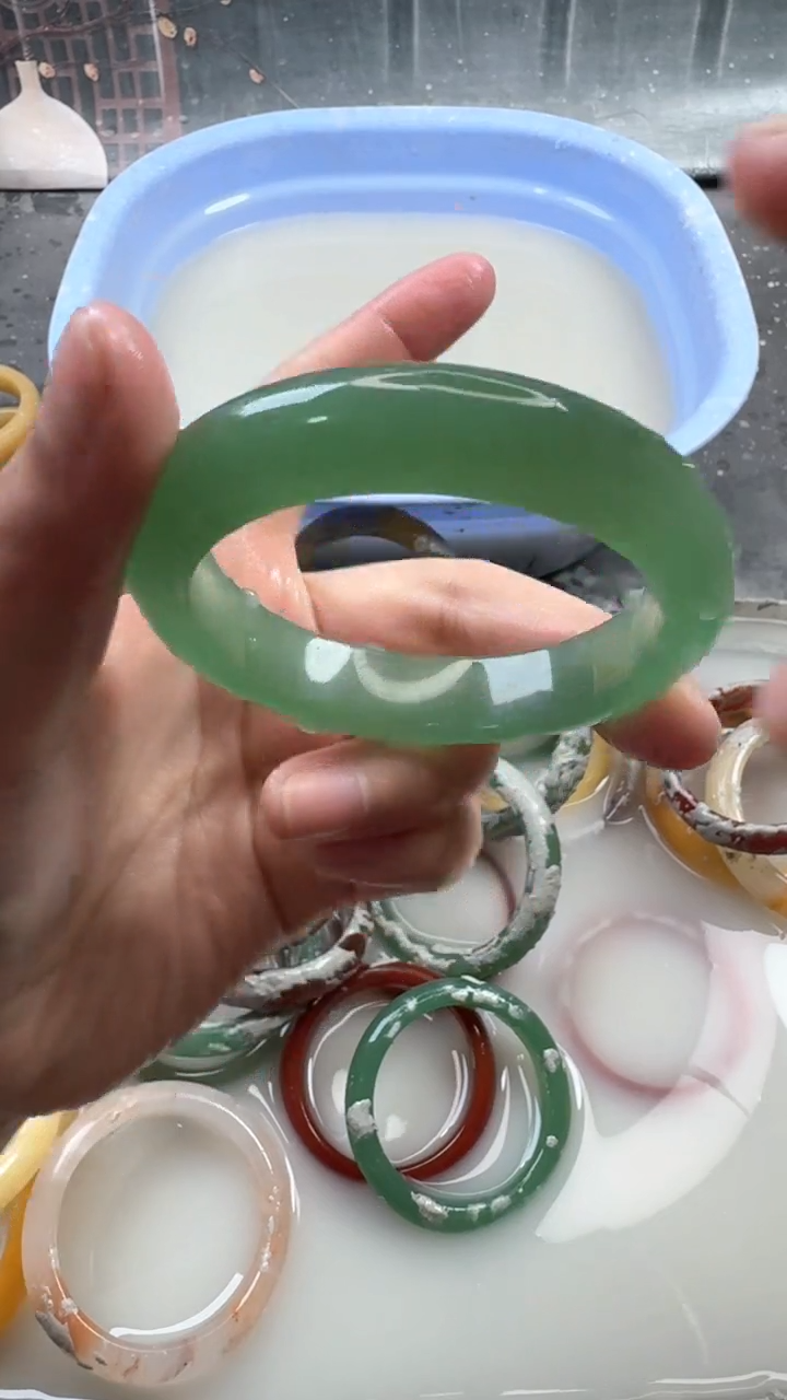 【闪购商品】石英质玉手镯未镶嵌84