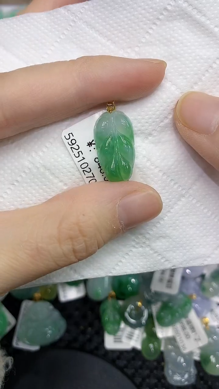 颈饰18K金镶嵌翡翠a货支持复检百元以上9元证书费自理