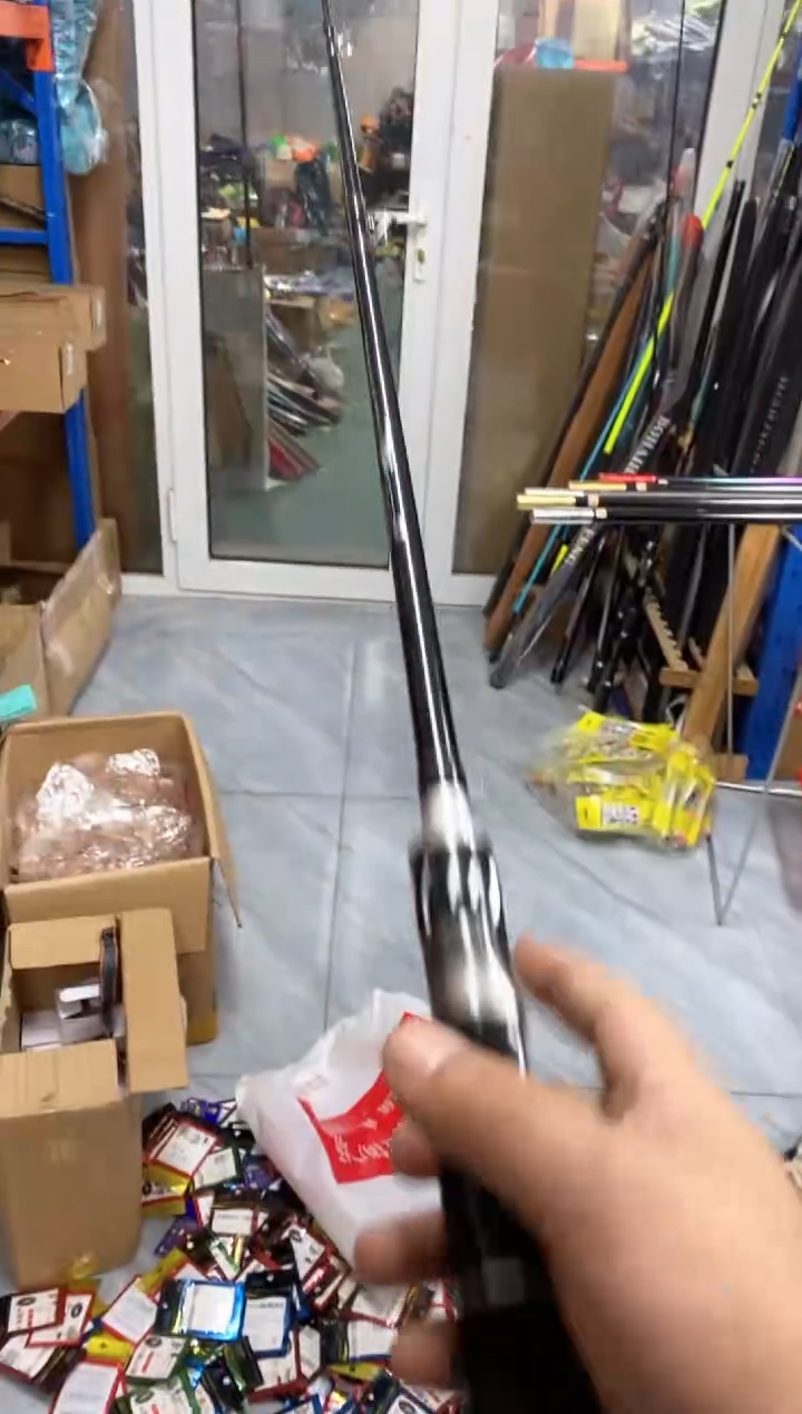 荣小馆2.1米筏竿两根  