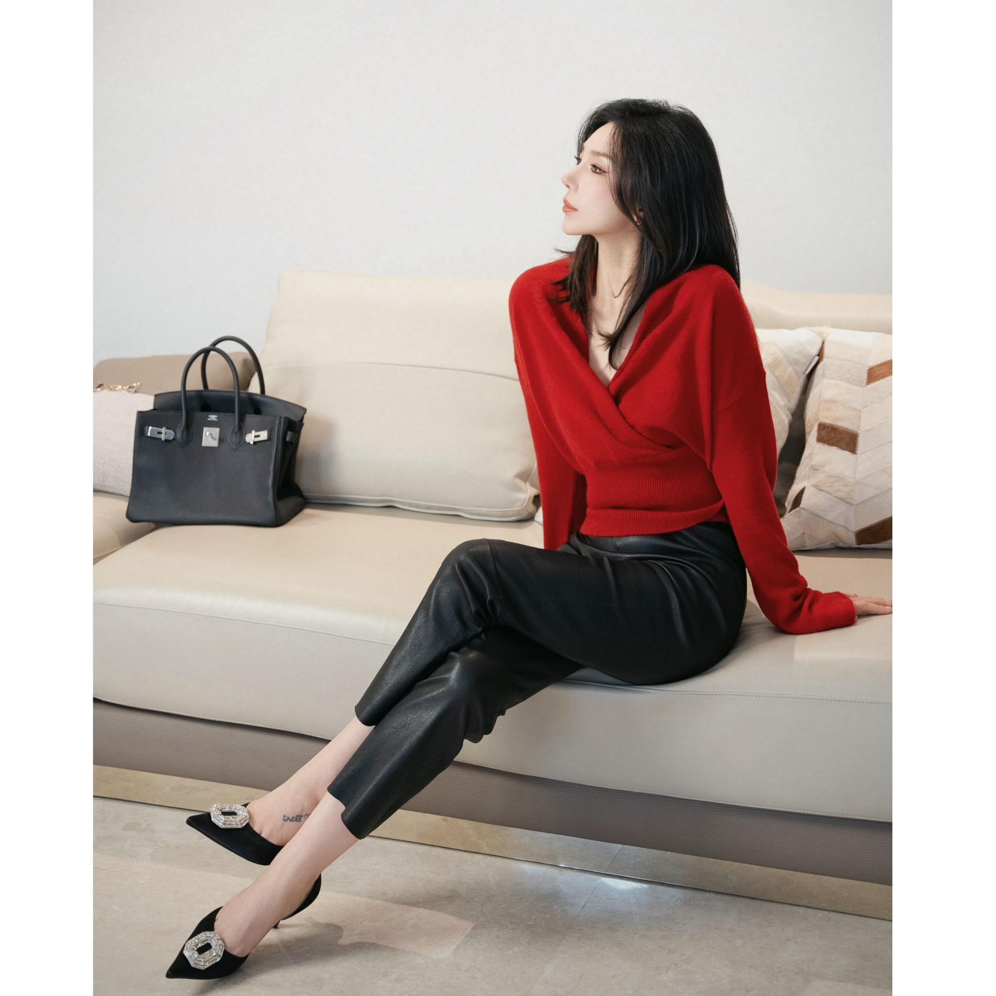 YSU【余书】法式极简美学纯色交叉式长袖V领套头针织衫Y303980