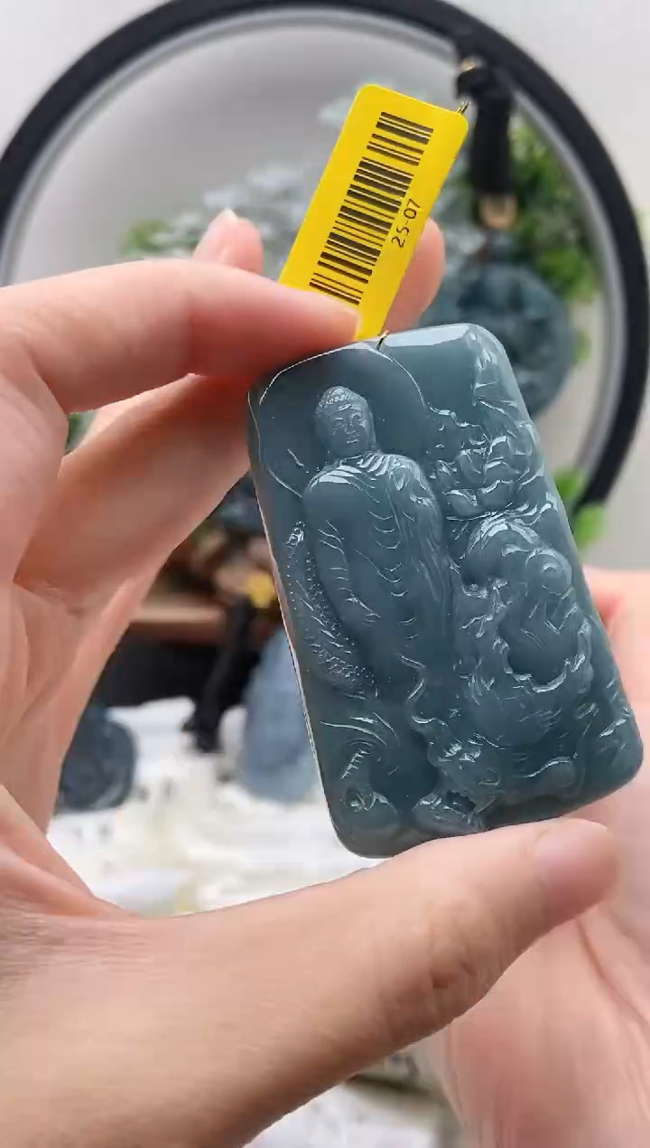 翡翠未镶嵌颈饰阿弥陀佛