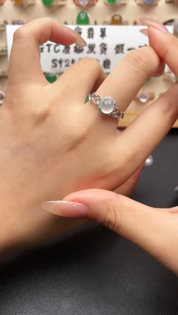 银S925镶嵌戒指翡翠一物一证一礼盒