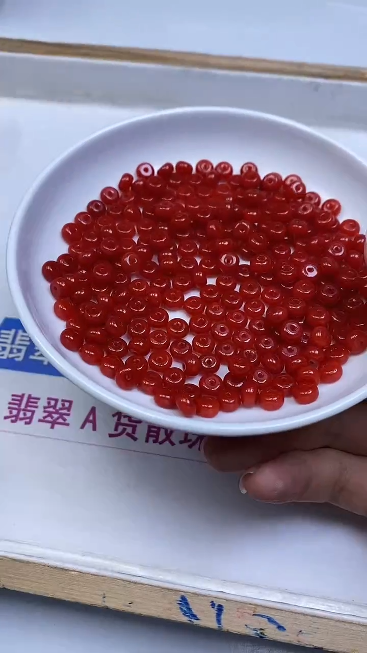 未镶嵌散珠南红玛瑙M722 满肉柿子南红算盘3*6mm50个9.9元