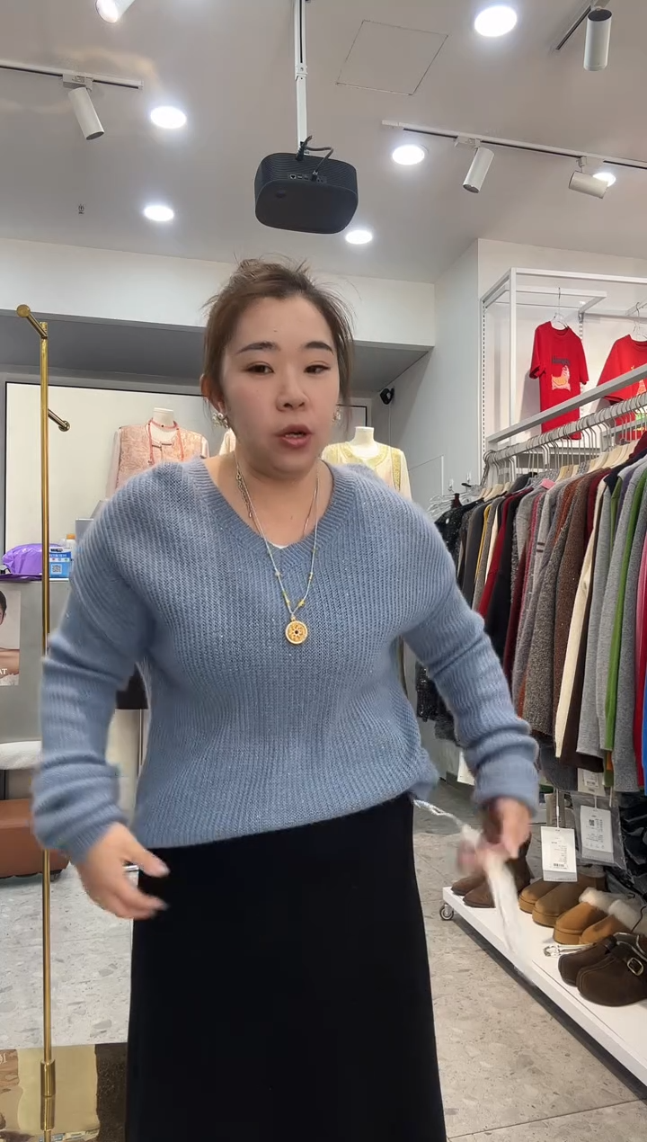 6695浣熊绒V领毛衣90-145斤