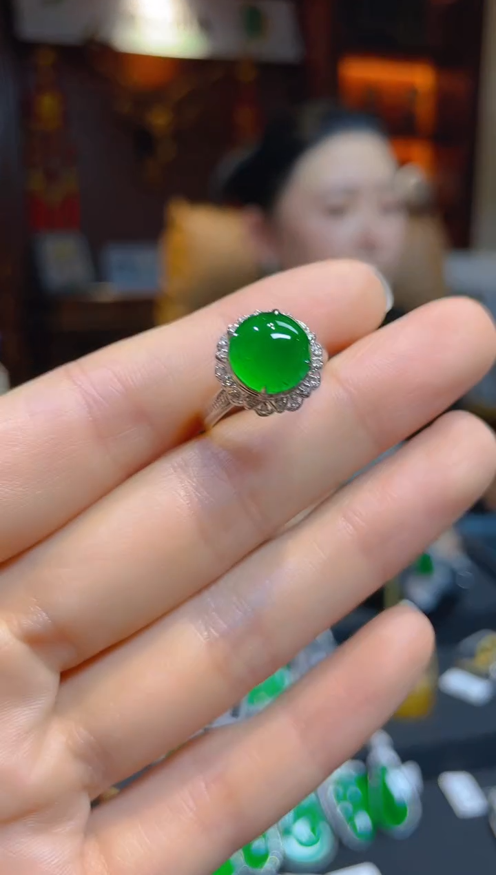 【闪购商品】翡翠戒指18K金镶嵌112165天然A货翡翠戒指