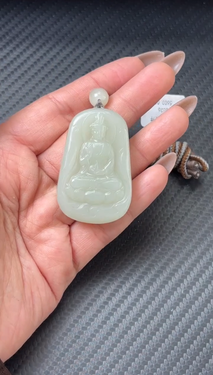 吊坠(赠链)未镶嵌和田玉且末迪克兰一细微色差吊坠