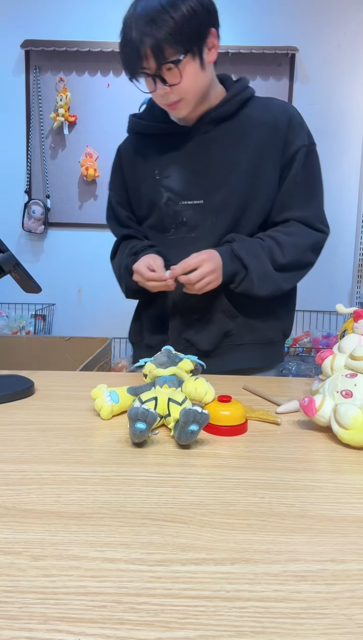 毛绒精灵宝可梦毛绒玩具