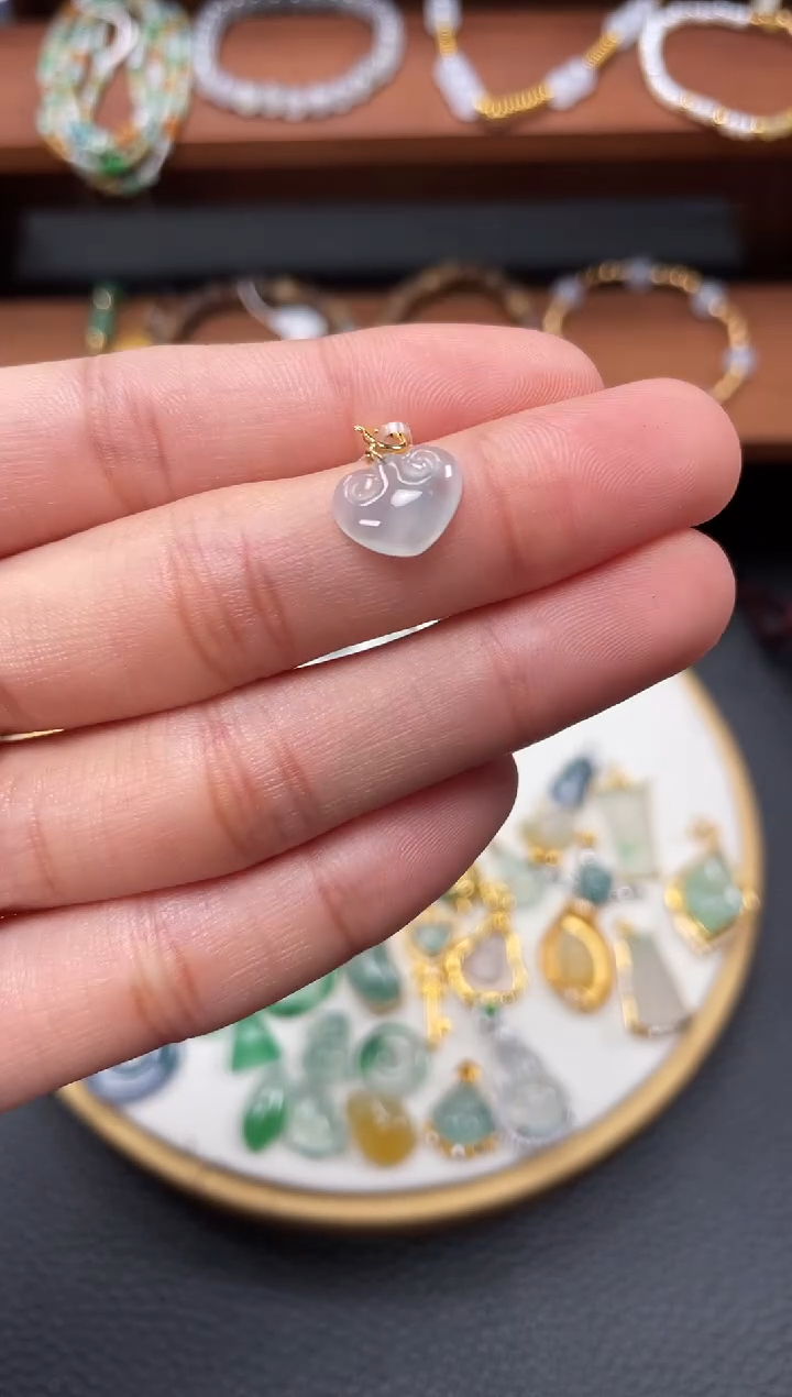 【闪购商品】翡翠吊坠(不含链)18K金镶嵌一个  JK303