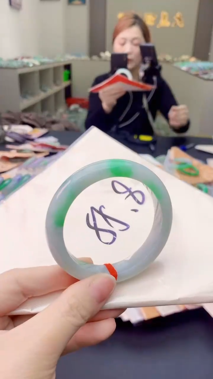 【闪购商品】翡翠手镯未镶嵌0616092387