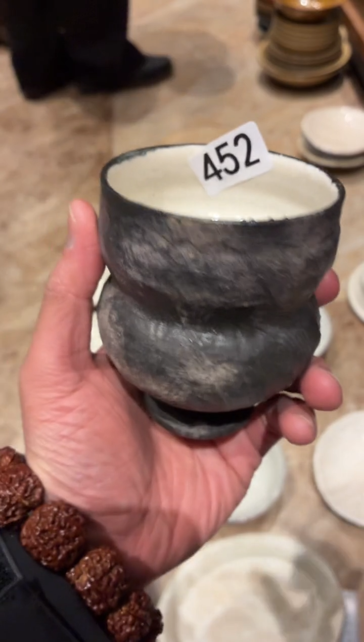瓷片氵452黑粉引手握杯1个