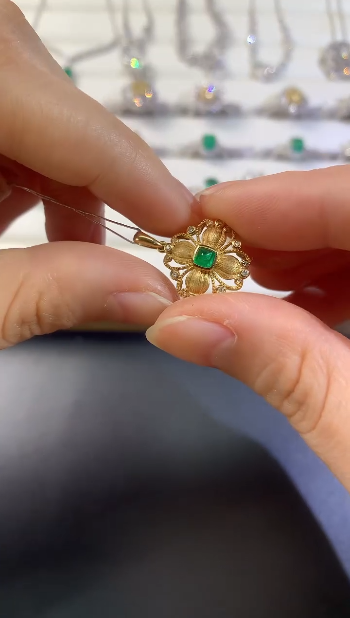 【闪购商品】吊坠18K金镶嵌祖母绿E173|2480