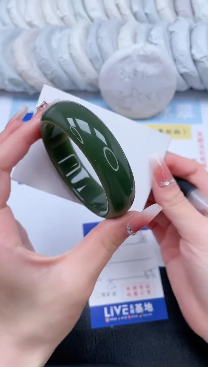 【闪购商品】石英质玉手镯未镶嵌橄榄绿色差偏大介意勿拍T65-55