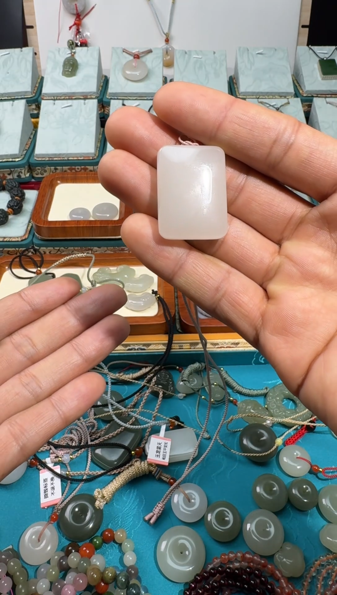 【闪购商品】和田玉颈饰未镶嵌藕粉面包扣