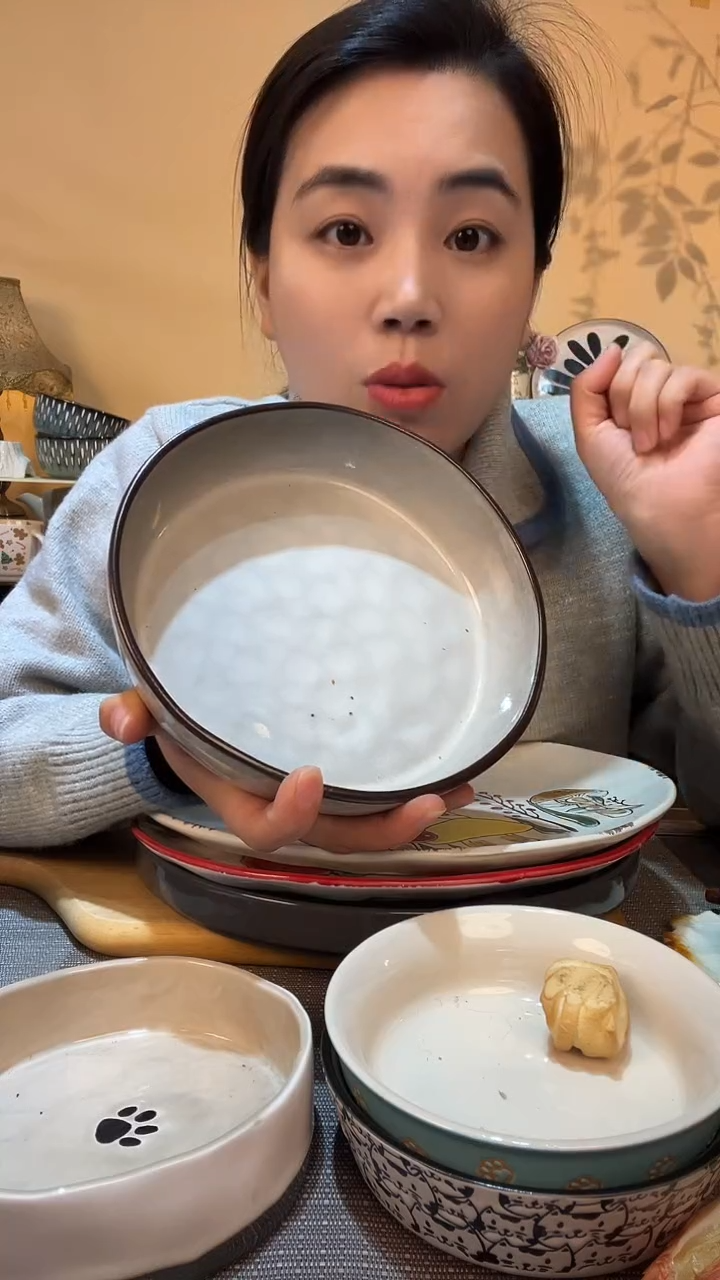 【闪购商品】瓷片瑕疵款 7.5英寸麻点异形碗 介意勿拍