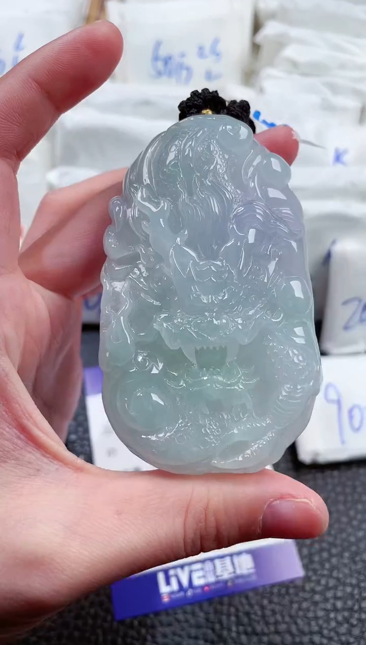 【闪购商品】翡翠颈饰未镶嵌00011772