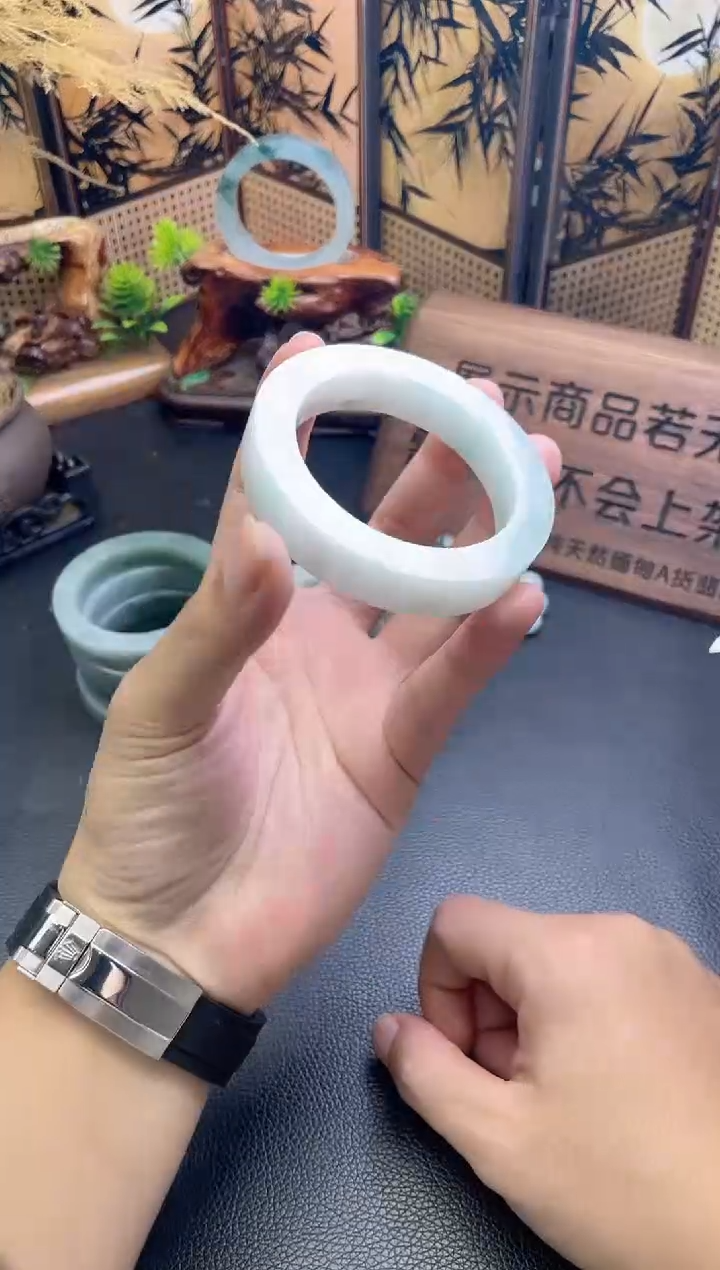 定制翡翠手镯未镶嵌手镯