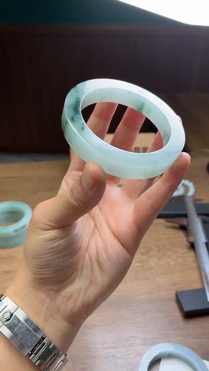 未镶嵌手镯定制翡翠流*定制