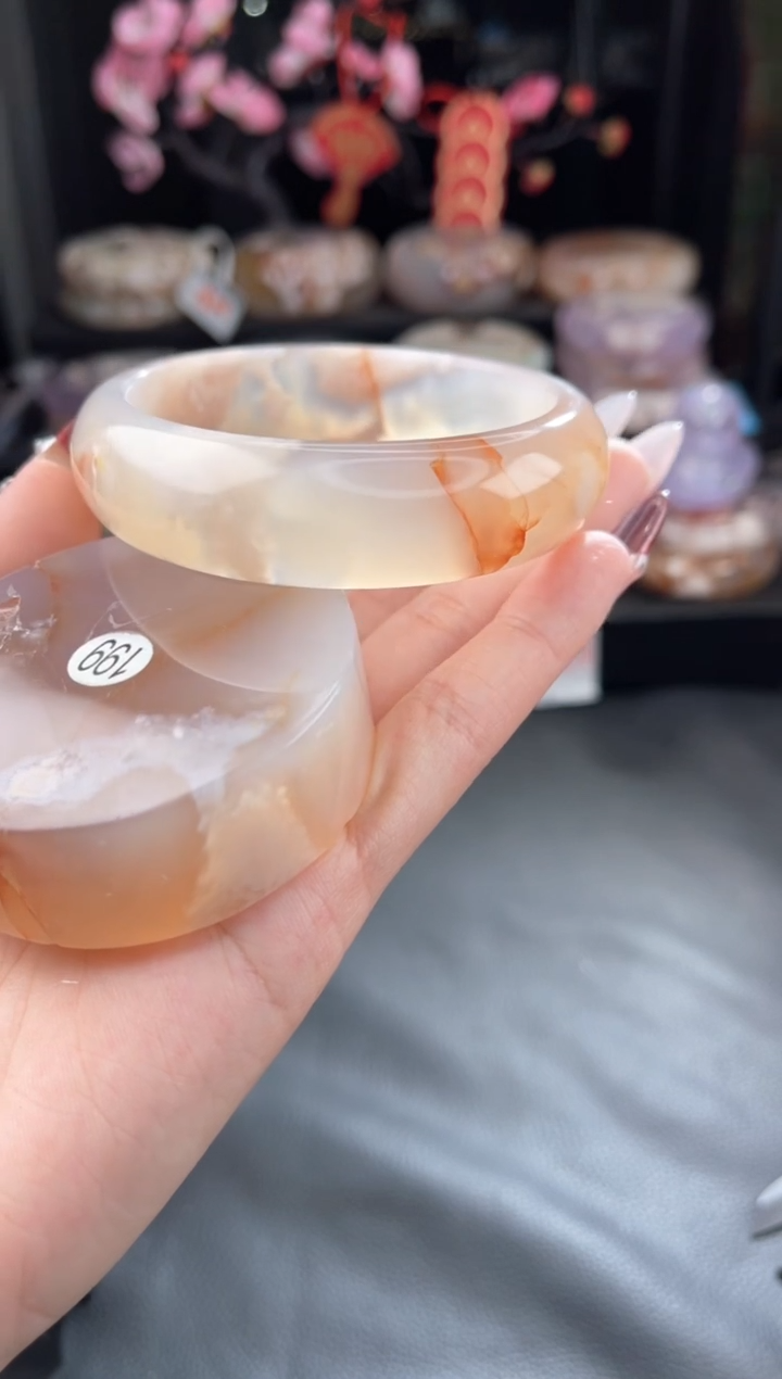 【闪购商品】石英质玉手镯未镶嵌59·