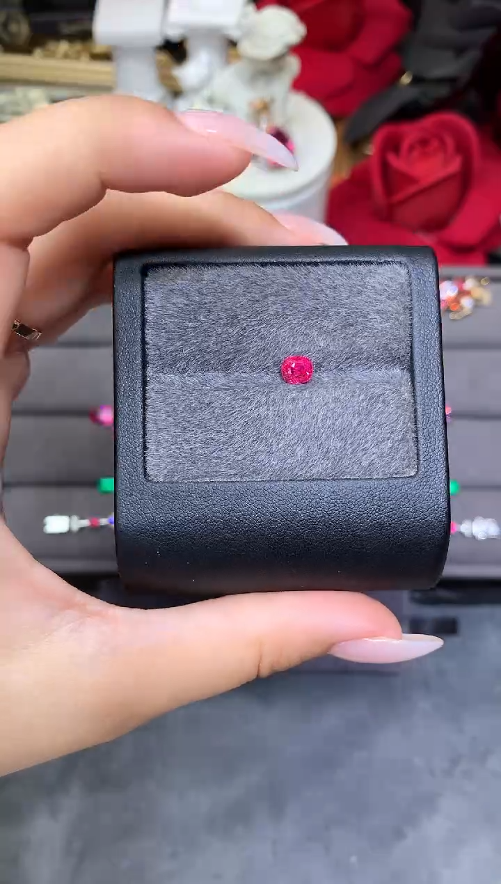 未镶嵌裸石定制尖晶石嘻**哈枕型 绝地武士 0.89ct