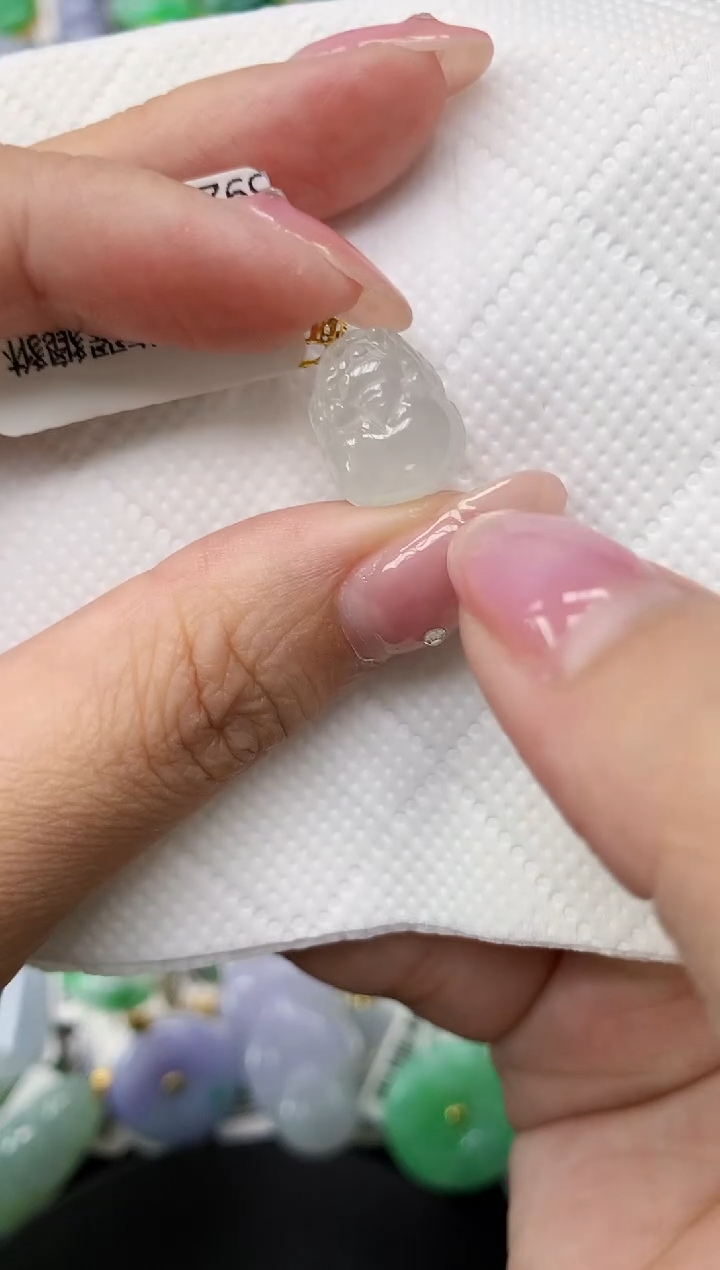 翡翠18K金镶嵌颈饰111111111111